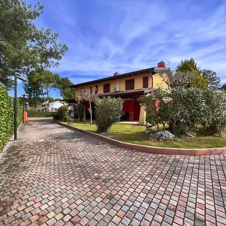 Апартаменты Garden-front House In
